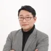 Yoshi Kanazawa