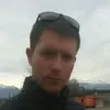 adam igra