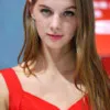 Della Lee