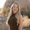 Hannah Stoops
