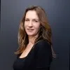 Lara Dickinson