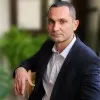 Moshe Raz