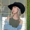 Chloë Akers
