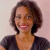 Queli Vasconcelos