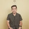 Jed Ralph Diones
