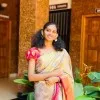 navya kallikandiyil